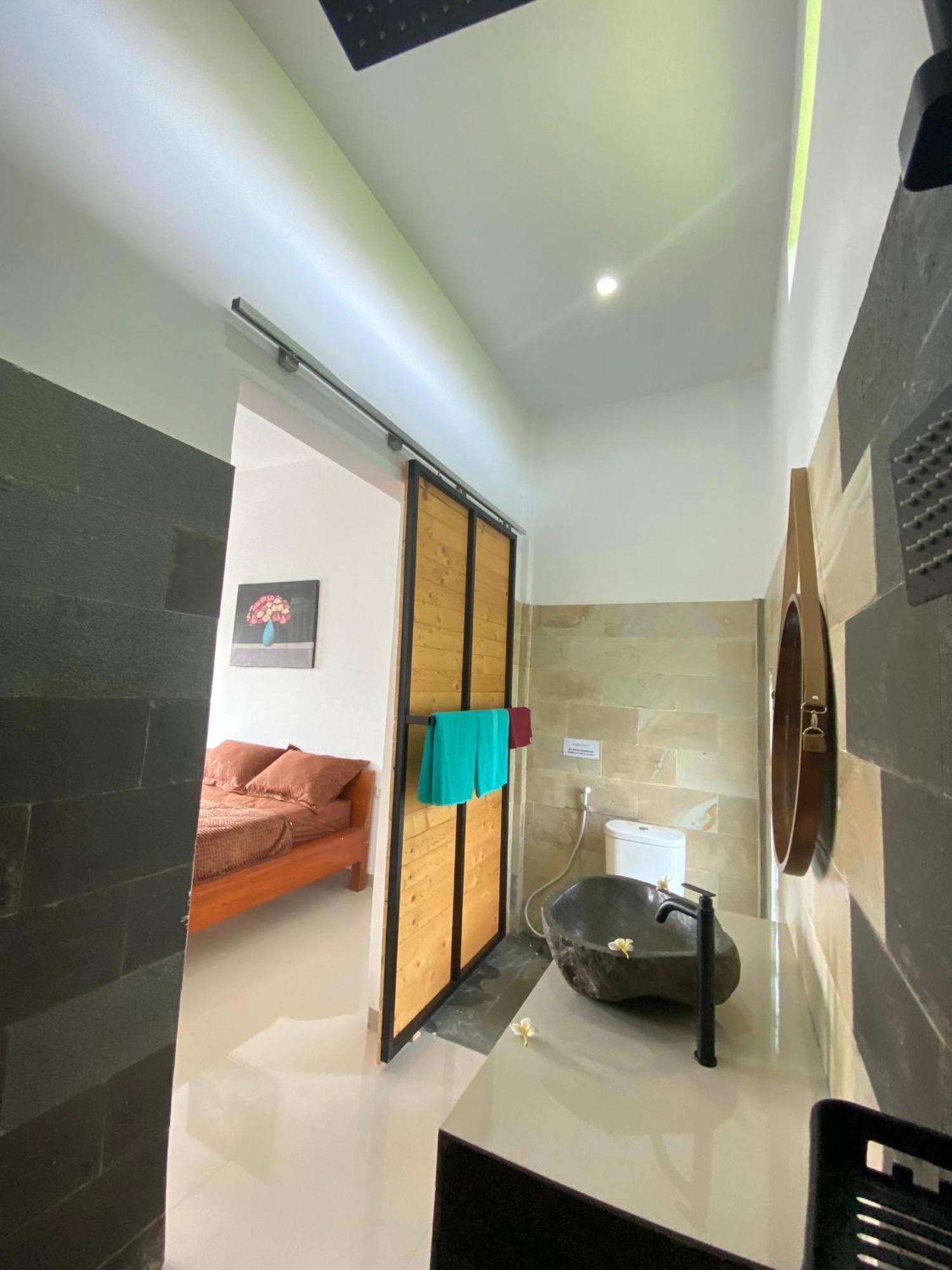 Tanjungkarang Zavana Rooms & Restaurant מראה חיצוני תמונה
