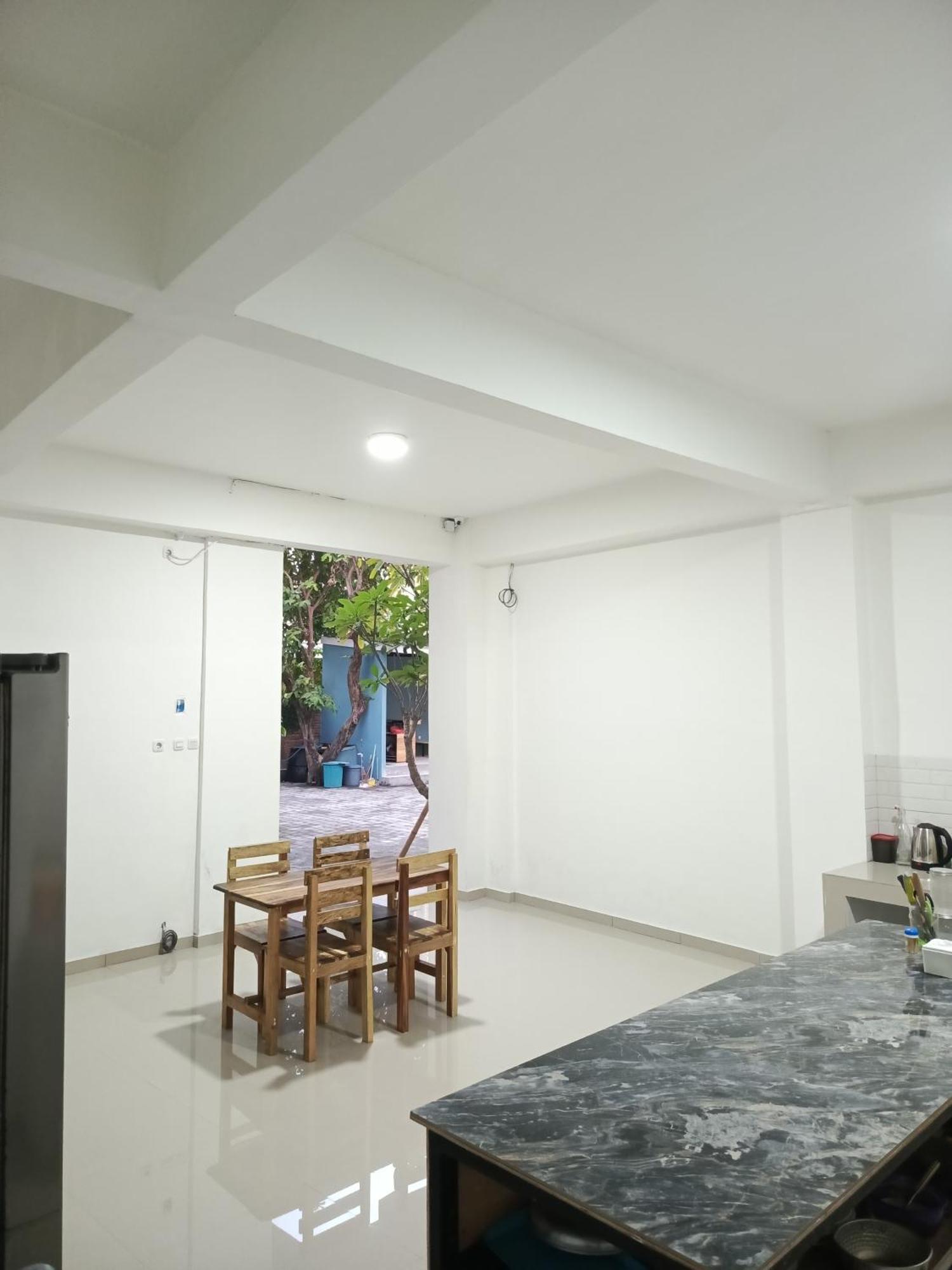 Tanjungkarang Zavana Rooms & Restaurant מראה חיצוני תמונה