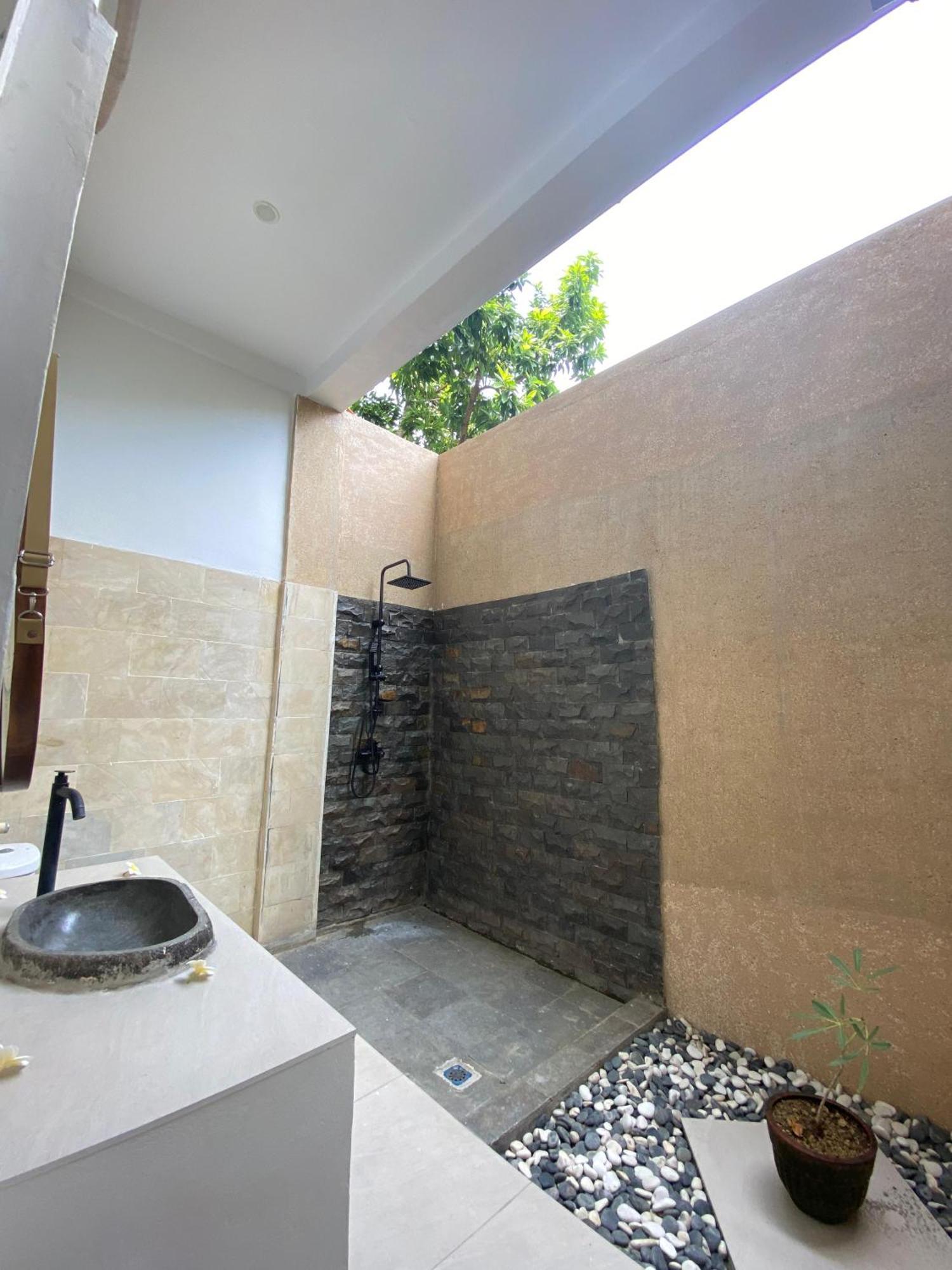 Tanjungkarang Zavana Rooms & Restaurant מראה חיצוני תמונה