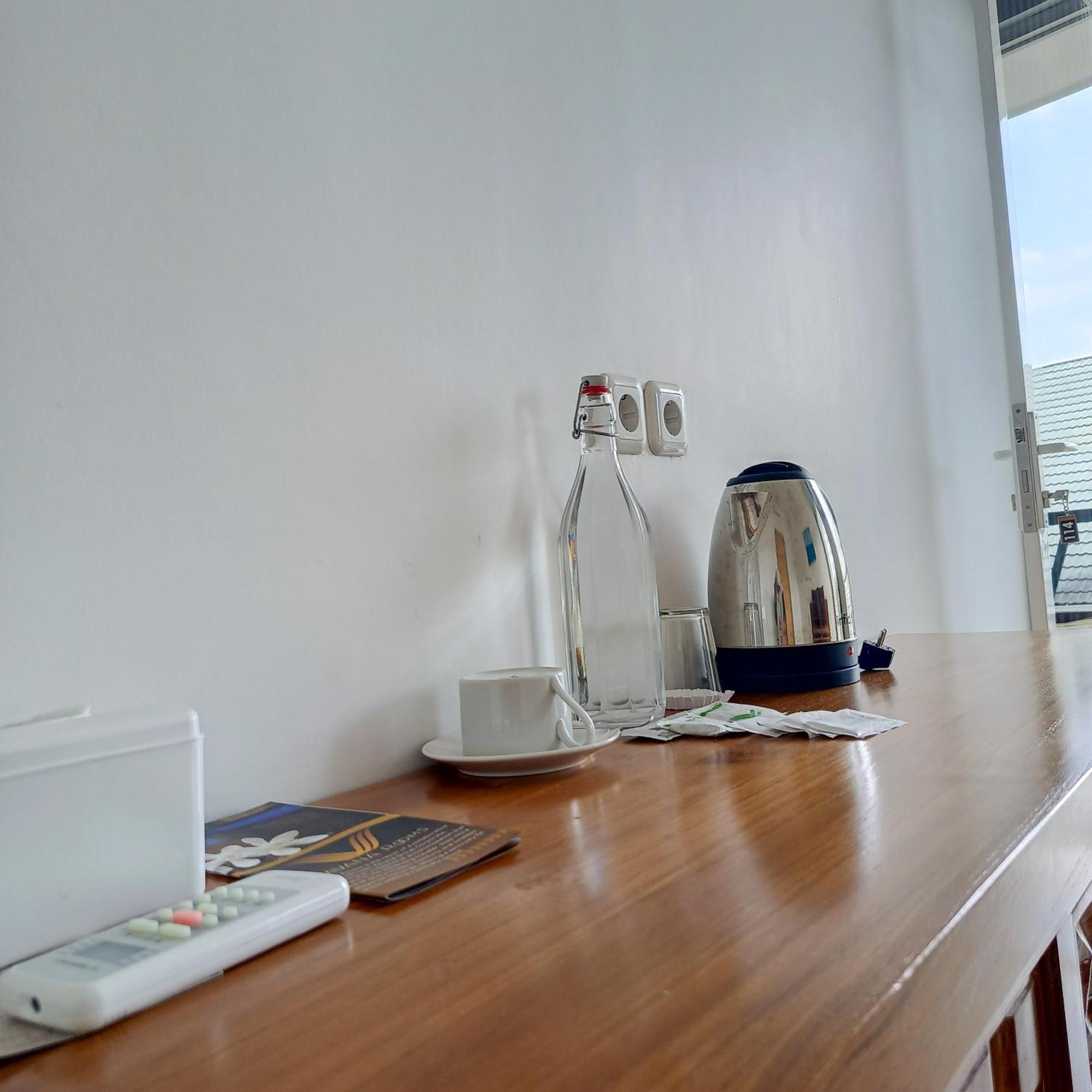 Tanjungkarang Zavana Rooms & Restaurant מראה חיצוני תמונה