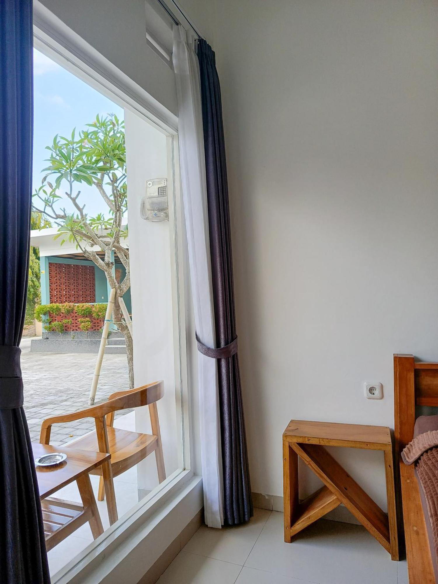 Tanjungkarang Zavana Rooms & Restaurant מראה חיצוני תמונה