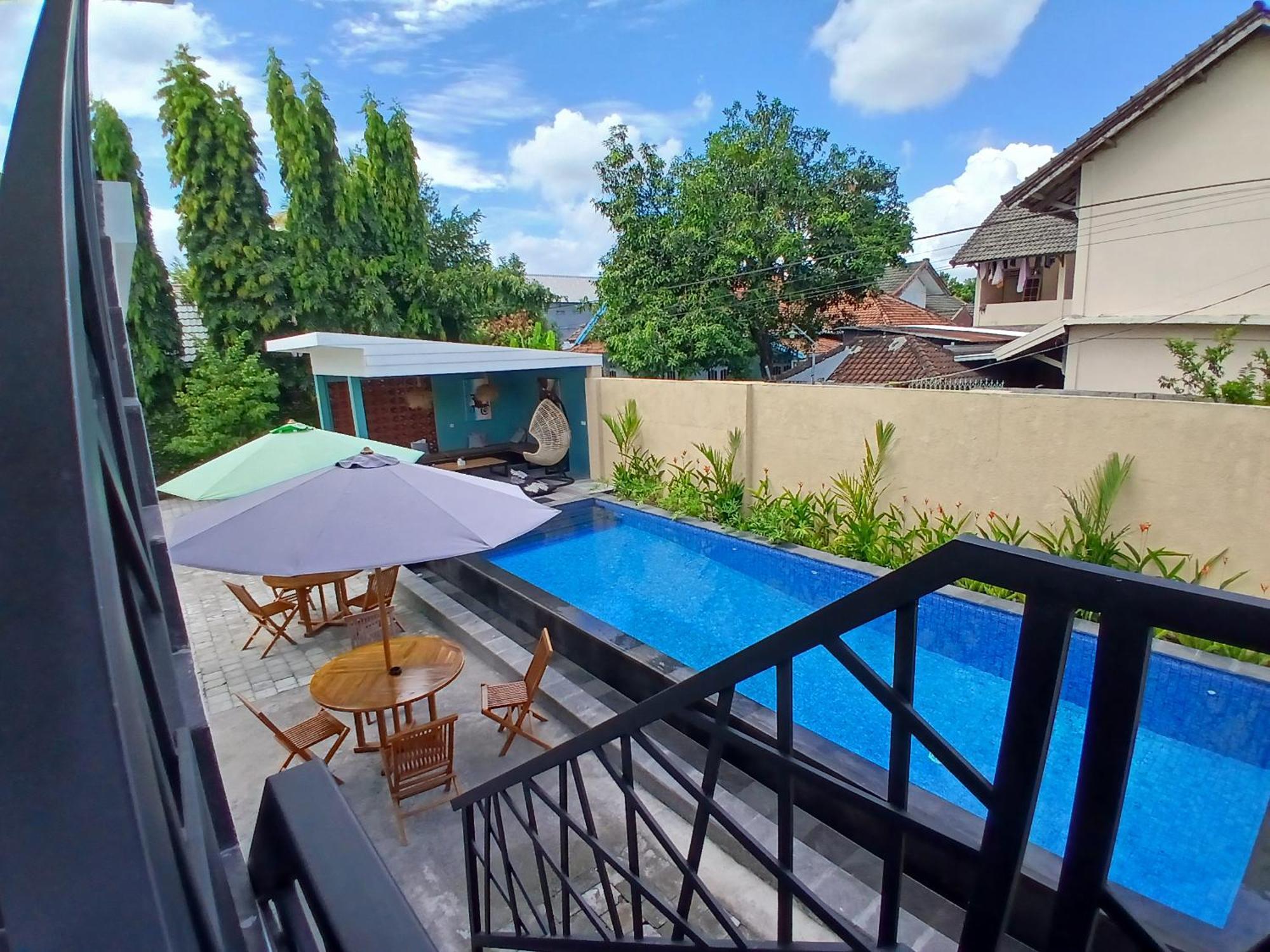 Tanjungkarang Zavana Rooms & Restaurant מראה חיצוני תמונה