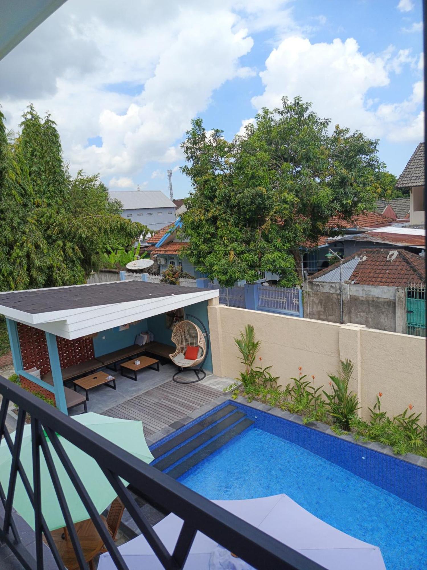 Tanjungkarang Zavana Rooms & Restaurant מראה חיצוני תמונה