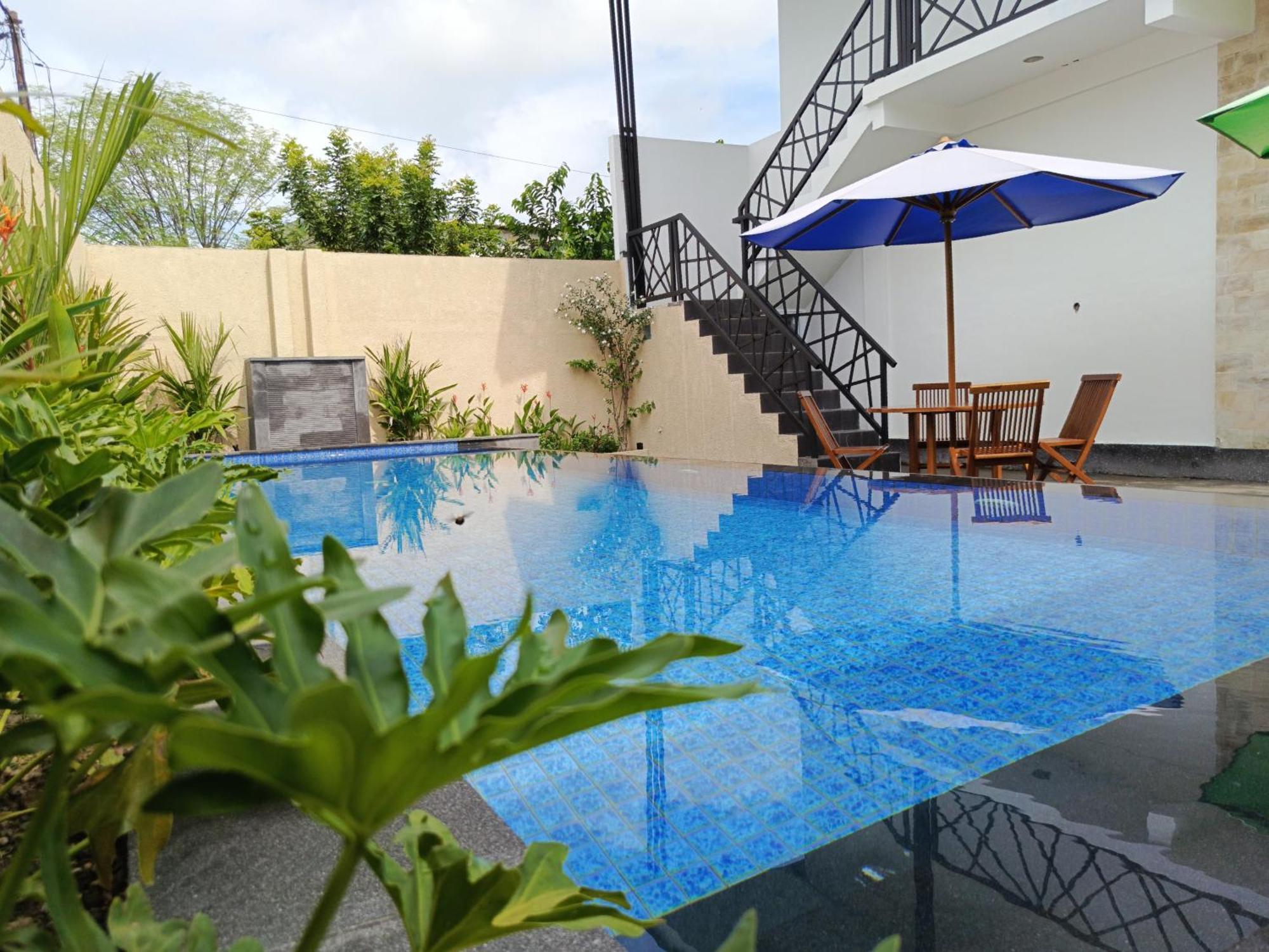Tanjungkarang Zavana Rooms & Restaurant מראה חיצוני תמונה